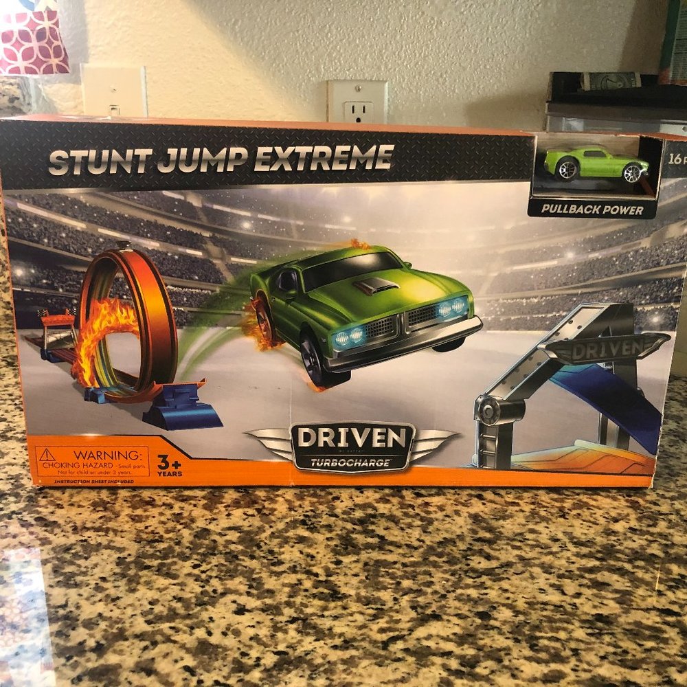 DRIVEN Turbocharge - Stunt Jump Extreme Racing
